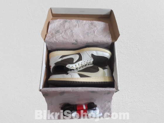 Nike Travis Scott Reverse Mocha